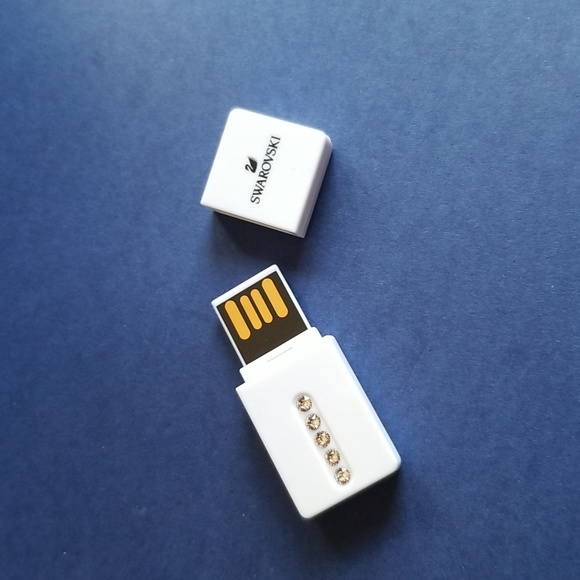 SWAROVSKI USB - Picture 1 of 9